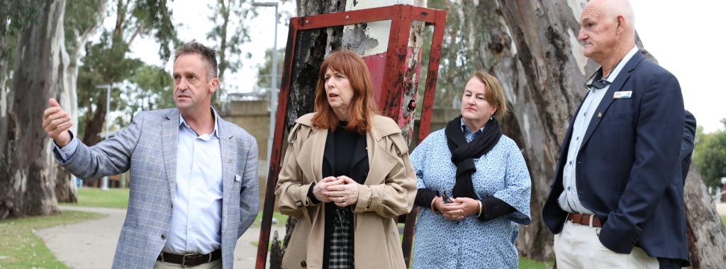 The Governor on a walking tour of Swan Hill